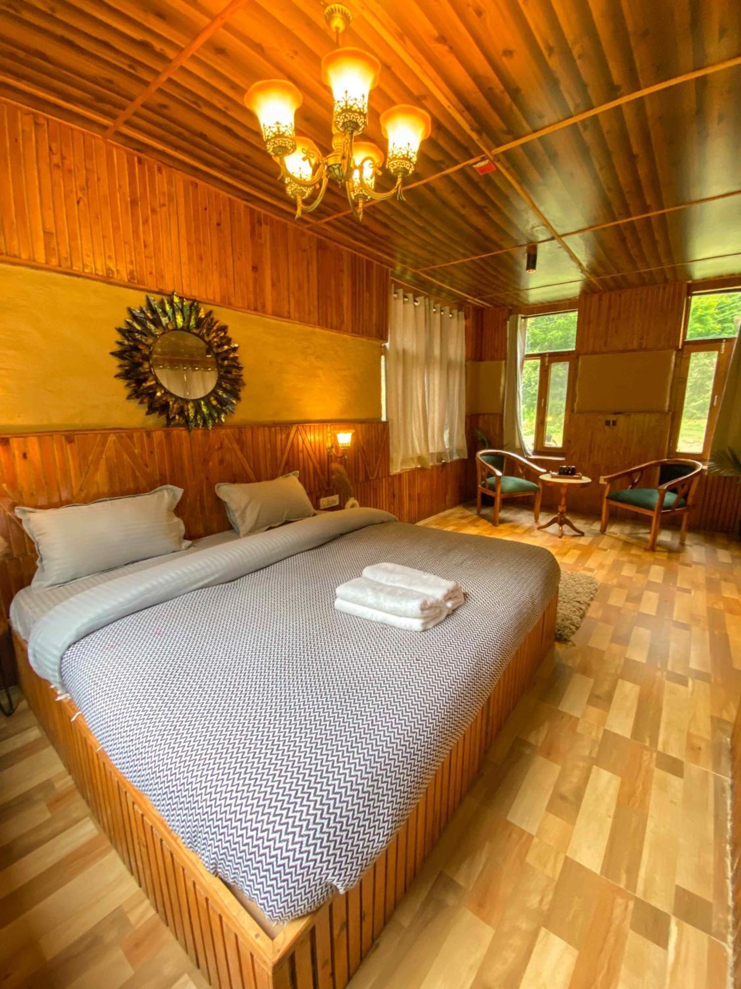 Whoopers Boutique Resort Jibhi Exteriör bild